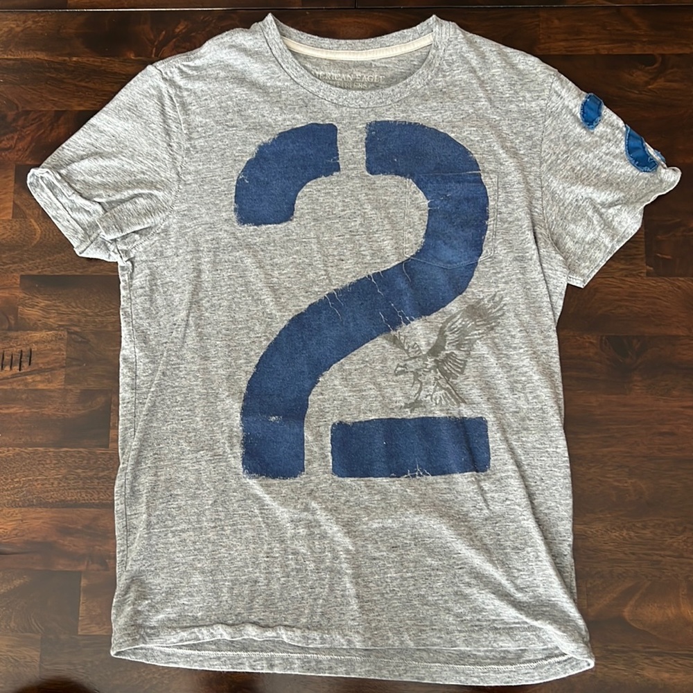 American Eagle Outfitters Men’s Crew Neck Short Sleeve Tee.